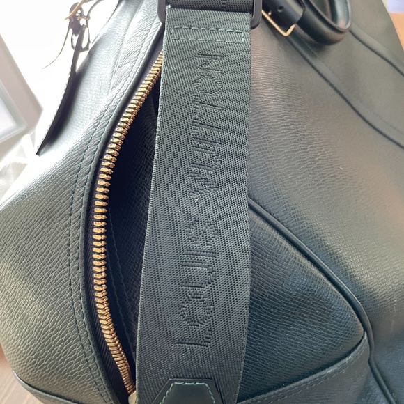 SOLD to a Repeat Customer in Victoria!! Louis Vuitton Taiga Leather Duffel - Picture 10 of 13